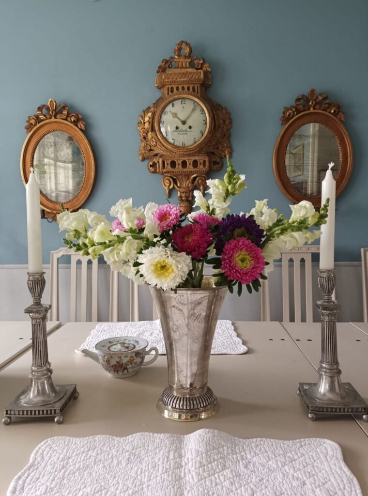 Kustavilaisen ajan hopeamaljakko